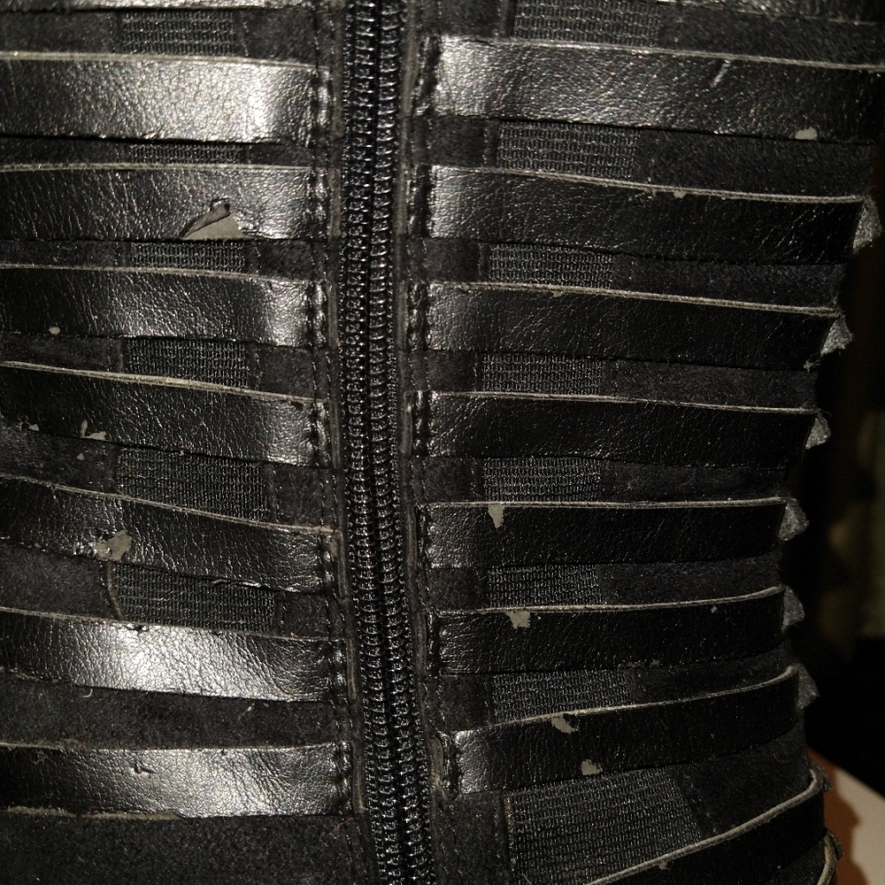 Boots - Picture 4 of 6